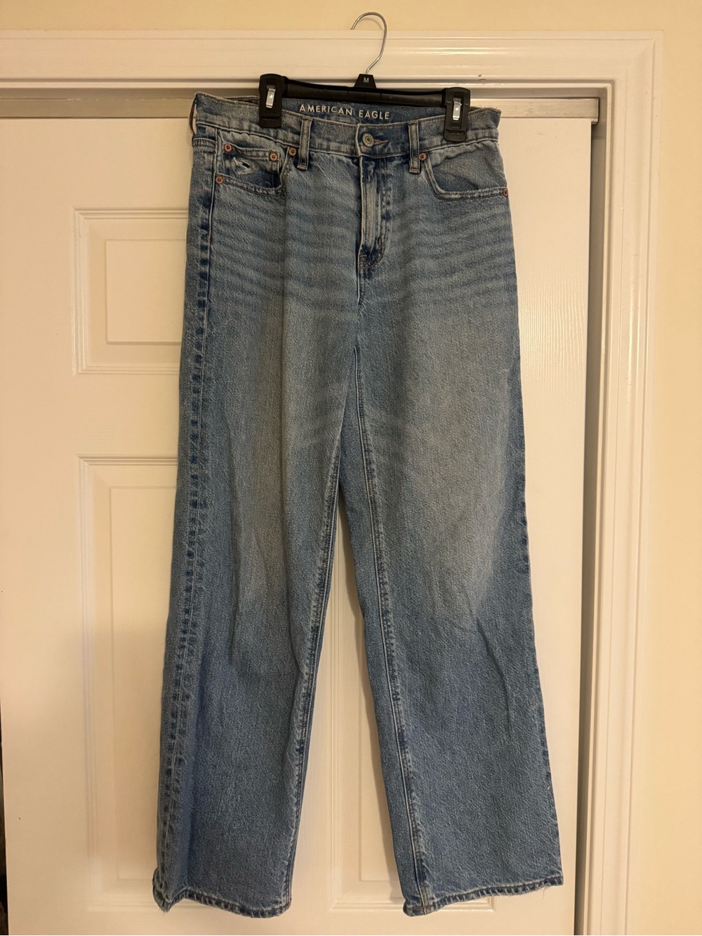 American Eagle Outfitters Light Blue Strigid Leg Women’s Jeans